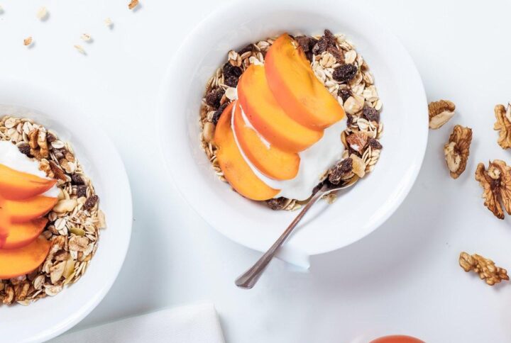 I Lost 20 Pounds in One Month with Oatmeal, Fruit, and a Sprinkle of Cinnamon